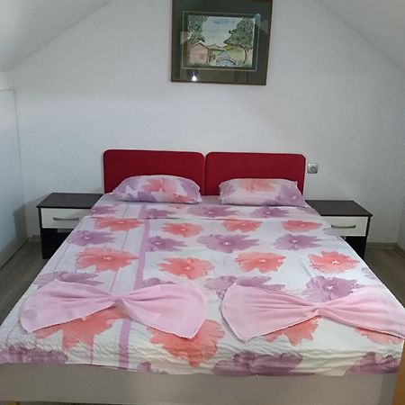 Apartment Beautiful Holiday موستار المظهر الخارجي الصورة