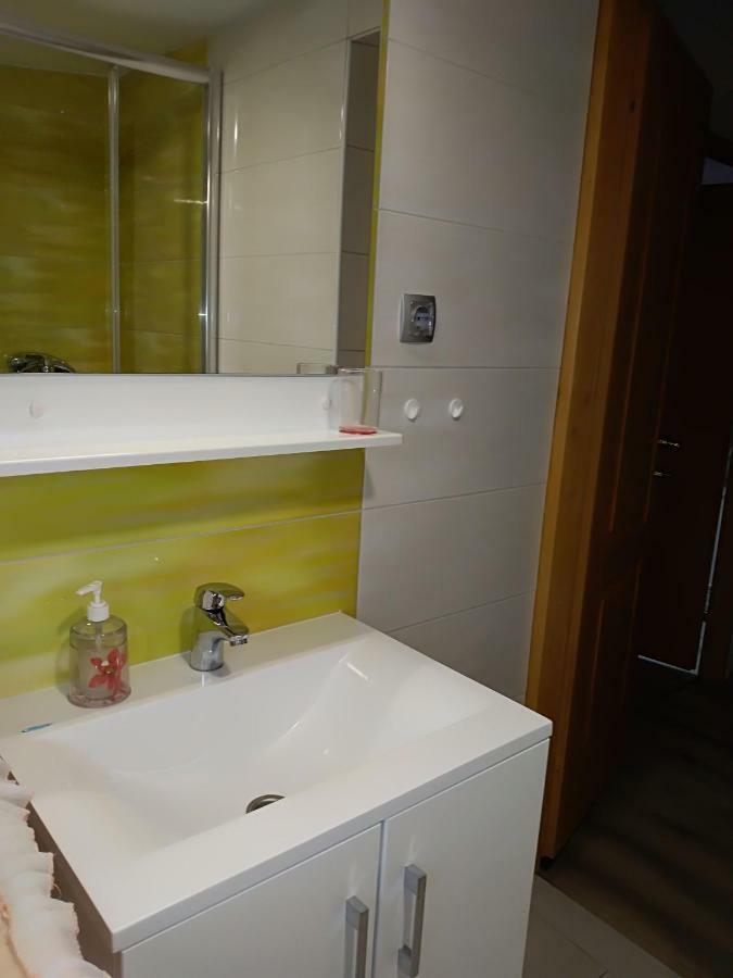 Apartment Beautiful Holiday موستار المظهر الخارجي الصورة